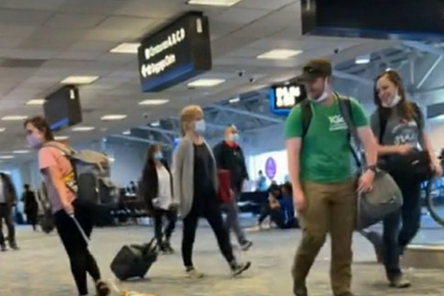 MAJKA VUKLA DETE NA UZICI PO AERODROMU! Ljudi u šoku posmatrali, kako biste vi reagovali?