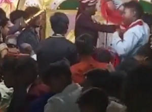 MLADA ISTUKLA MLADOŽENJU USRED VENČANJA! Pogledajte kako je završio samo nekoliko trenutaka kasnije!