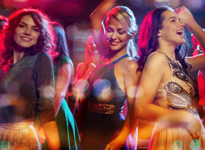 STAJLING ZA IZLAZAK ZA KOJIM SU POLUDELE DEVOJKE ŠIROM SVETA! Da li biste vi nosile ovakve čizme?