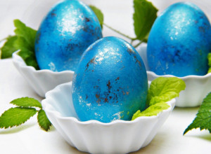 DA LI STE IKAD FARBALI JAJA VINOM I ŠEĆEROM? Ova tehnika će vas oduševiti, a tek SVETLUCAVI efekat...