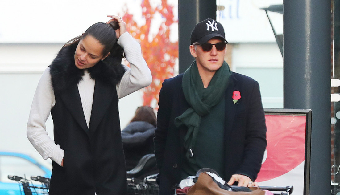 IZ PATIKA UŠLA U SALONKE I SADA JE DAMA ZA KOJOM SE SVI OKREĆU! Da li je i za vas ovo jedna od savršenih kombinacija za svaku priliku?