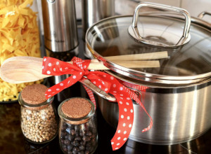 ZNAMO TRIK KAKO DA OČISTITE ZAGORELO DNO ŠERPE! Uz ova dva sastojka to ćete uraditi NIKAD lakše!