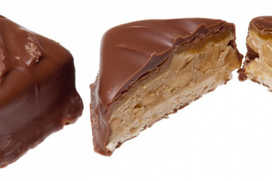 SNIKERS USKRŠNJI KOLAČ: Čokoladna poslastica kojoj danas niko neće odoleti!