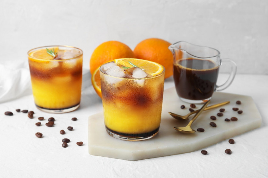 LEKOVI PROTIV BOLOVA NIKAKO NE IDU S OVIH 5 PIĆA! Iznenadićete se, jedno je sok bez kog mnogi ne mogu da zamisle dan!