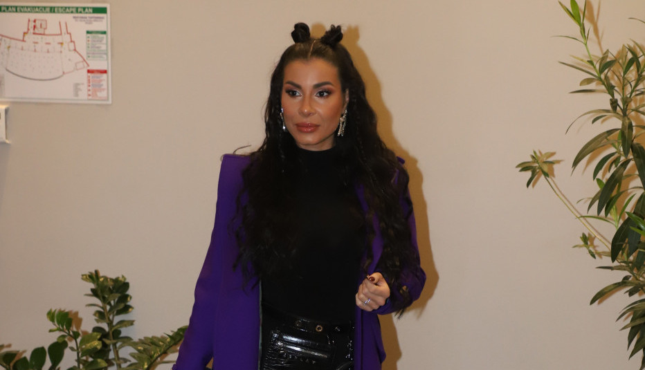 RASPLAMSALA MAŠTU PRIPADNIKA JAČEG POLA! Sado-mazo Mia Borisavljević u izazovnoj kombinaciji izazvala pravi haos! (FOTO)