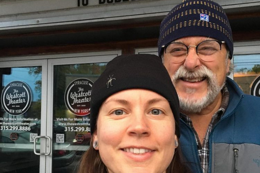 ZABAVLJALA SAM SE SA ŽENAMA, ALI ONDA SE POJAVIO ON! Pala je na šarm 27 godina starijeg, sada su dobili i dete! (FOTO)