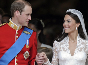 KEJT MIDLTON PRE I POSLE UDAJE ZA PRINCA VILIJAMA: Devojka iz komšiluka danas je dama kojoj se divi ceo svet (VIDEO)