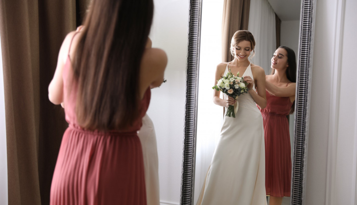 MLADA JE IZBACILA DRUGARICU SA SVADBE, O NJENIM RAZLOZIMA PRIČA CEO SVET: Tek što je zakoračila na proslavu, nastao je skandal (FOTO)