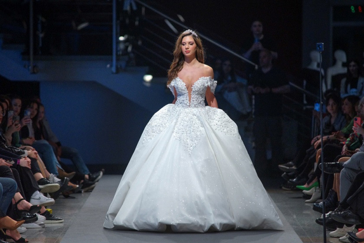 MODNO PUTOVANJE KROZ PROŠLOST I BUDUĆNOST: Treće veče Serbia Fashion Week