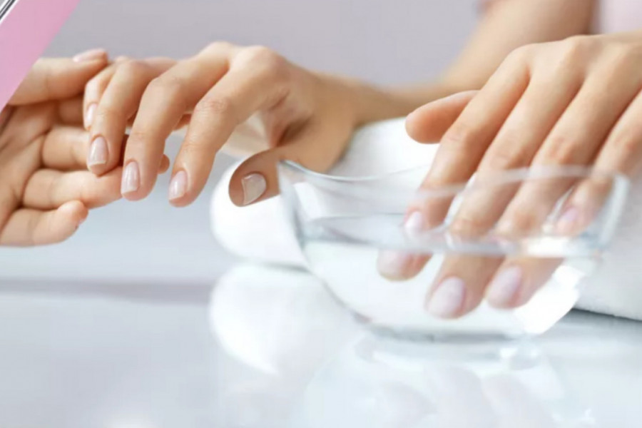SKINULE STE GEL S NOKTIJU I ONI SU EKSTREMNO ISTANJENI? Evo kako da ih podstaknete da porastu i obnove se NIKAD BRŽE!