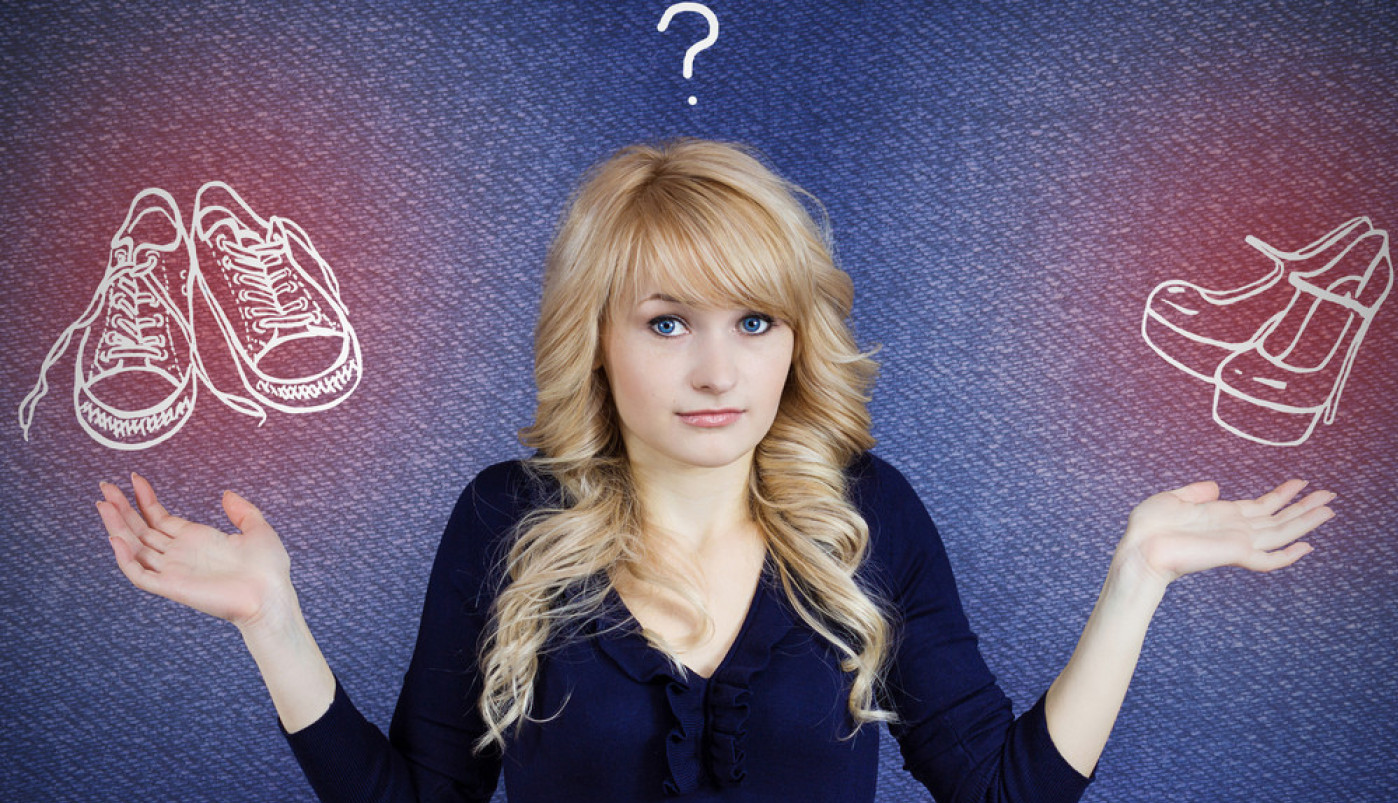 EVO ŠTA SE DESI KAD SE UKRSTE KLOMPE, PATIKE I ŠTIKLE! Da li biste vi ovo obuli i još dali 540 evra za njih? (FOTO)