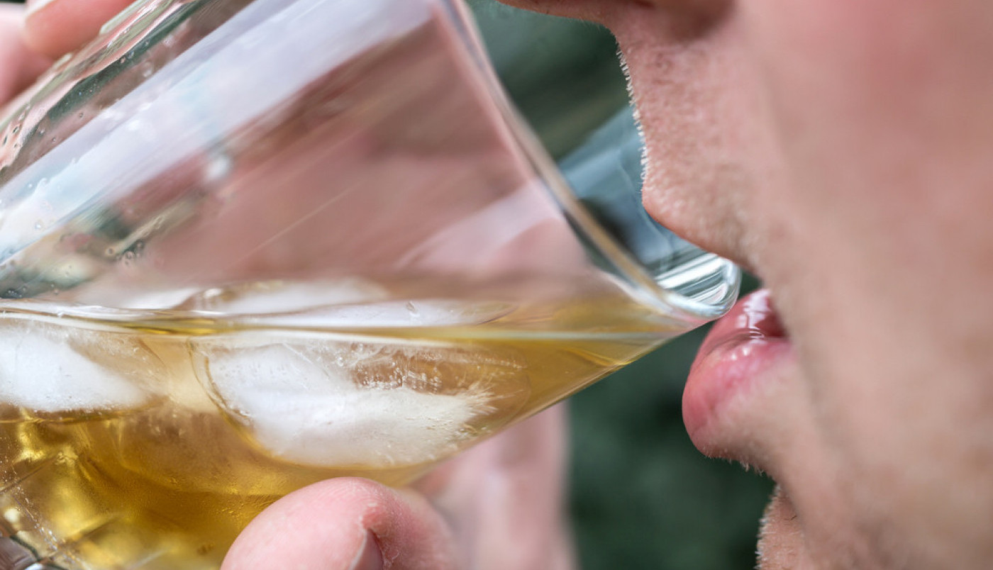 RAZOTKRIVENA NEVEROVATNA PREVARA! Budite oprezni u kafićima i restoranima! (VIDEO)