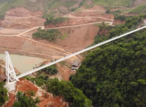 DA LI BISTE SE USUDILI DA PREĐETE MOST BELOG ZMAJA? Tek je otvoren i jedinstven je u svetu, a evo po čemu! (FOTO)