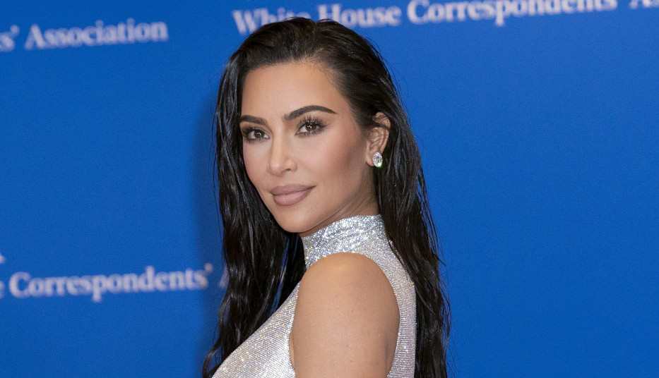 OVO JE KIM KARDAŠIJAN PRE SVIH OPERACIJA! Isplivale fotografije koje bi ona najradije spalila, fanovi zaprepašćeni! (FOTO)