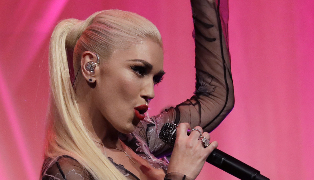 ŠTA SE DEŠAVA SA LICEM GVEN STEFANI? Poznata pevačica zaprepaastila fanove, napunila je 52, ali pogledajte OVO!