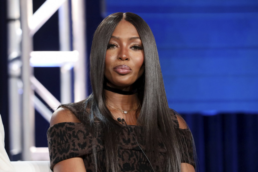 NAOMI KEMBEL KONAČNO OTKRILA KAKO JOJ DETE IZGLEDA! Dobila ga je u maju prošle godine i čuvala ga je daleko od očiju javnosti!