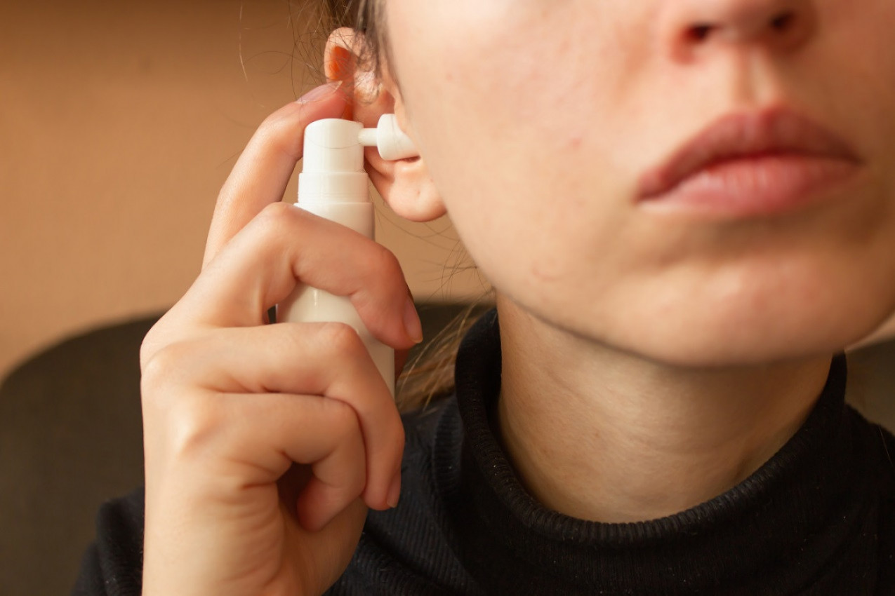 KAKO DA OČISTITE UŠI NA BEZBEDAN NAČIN, BEZ ŠTAPIĆA! Možda ste i zaboravili kako je to čuti kristalno jasno!