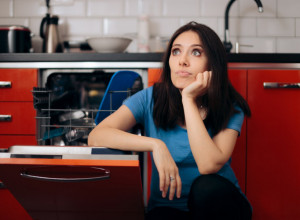 PRESTANITE DA BRIŠETE POSUĐE NAKON PRANJA: Ovaj trik sa mašinom rešiće vas tih muka, a ne košta ni dinara! (FOTO)