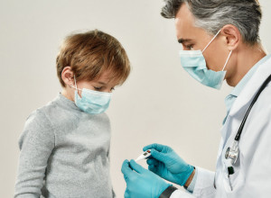 VAŠOJ DECI SU ŽUTI DLANOVI, DA LI JE TO ALARM? Srpski stručnjak otkriva sve o novom obliku hepatitisa koji je zabrinuo ceo svet!