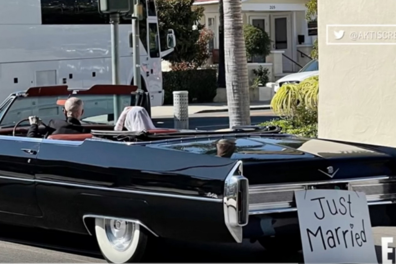 ZAREĐALI SA INTIMNIM VENČANJIMA: Kortni se i zvanično udala za  Travisa