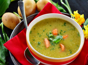 BELA KREM ČORBA GOTOVA OČAS POSLA! Može da se kombinuje sa mesom, a i ne mora!