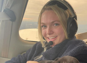 NE NOSE SVI HEROJI PLAŠT: Ova devojka je spasila na stotine pasa!