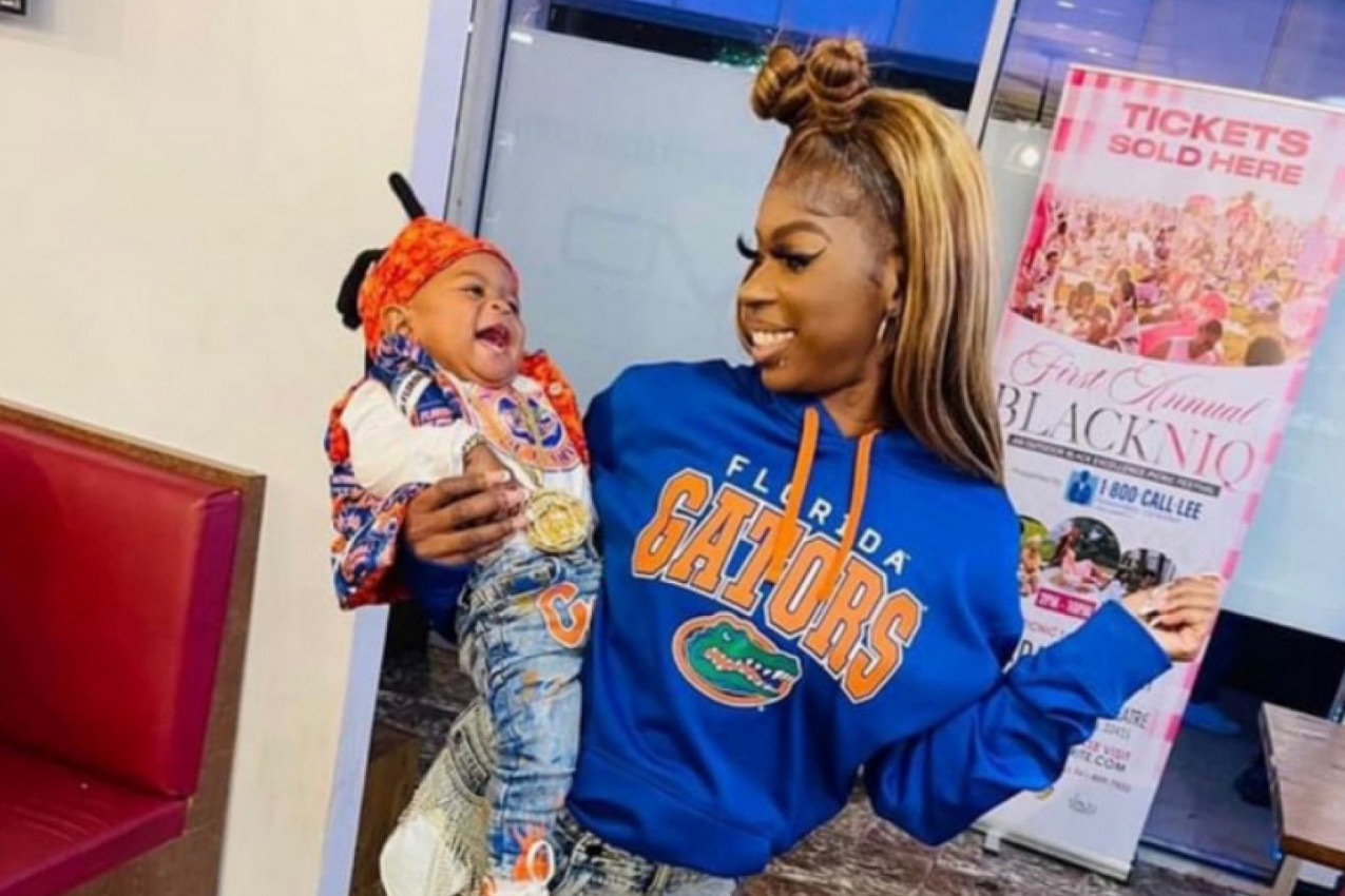 BEBU OD 6 MESECI PREKRILA TETOVAŽAMA: Samo želim da bude slavan! (FOTO)