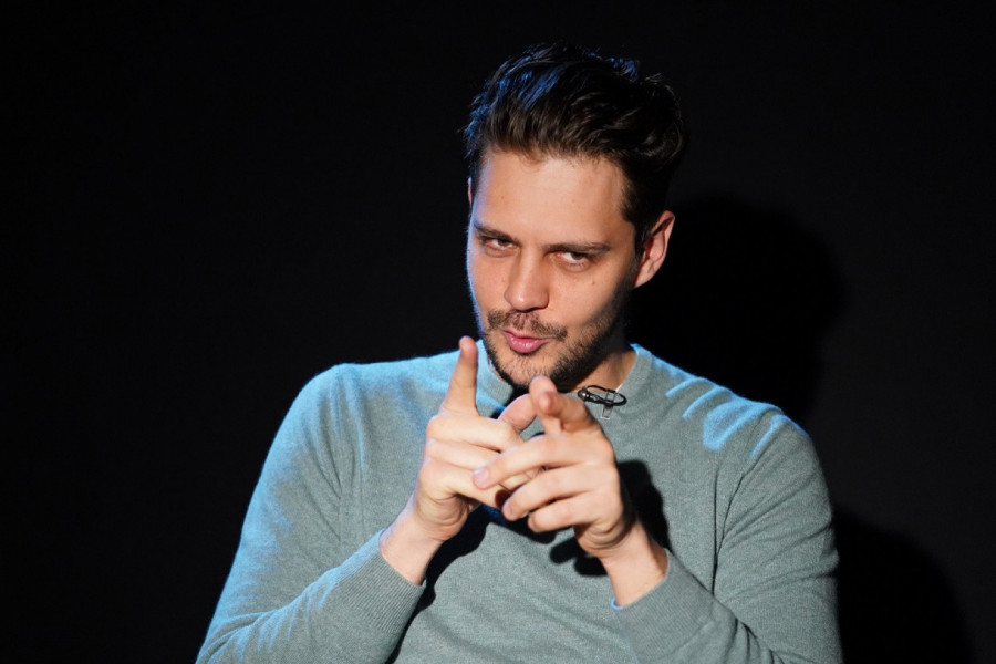 BIVŠA DEVOJKA MILOŠA BIKOVIĆA U ŠOKANTNOM IZDANJU! Gola prošetala crvenim tepihom u Kanu!