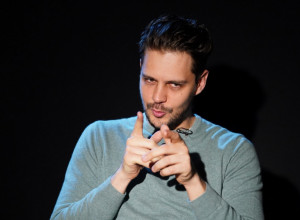 BIVŠA DEVOJKA MILOŠA BIKOVIĆA U ŠOKANTNOM IZDANJU! Gola prošetala crvenim tepihom u Kanu!