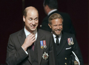 PRINC VILIJAM VRCKA GUZOM: Snimak od koga obožavateljke padaju u nesvest (VIDEO)