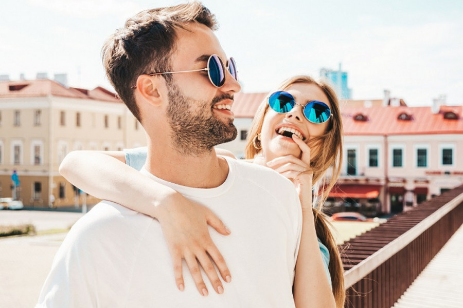 GLUPLJE PONAŠANJE JE PRIVLAČNIJE JAČEM POLU! Šokante tvrdnje, žene, da li biste ovo radile zbog osvajanja muškarca?