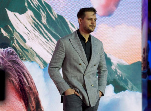 MILOŠ BIKOVIĆ ZAPALIO MAŠTU ŽENA ŠIROM SVETA: Pljušte vreli komentari!