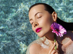 IZGLEDAJTE BESPREKORNO I NA 30 PLUS: Saveti kozmetičara i šminkera za savršen ten i šminku na visokim temperaturama!