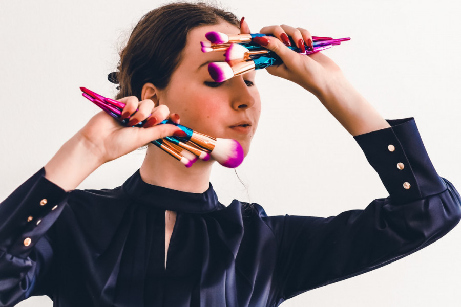 ŠMINKA UMESTO FEJSLIFTINGA: Supercaka za korišćenje hajlajtera