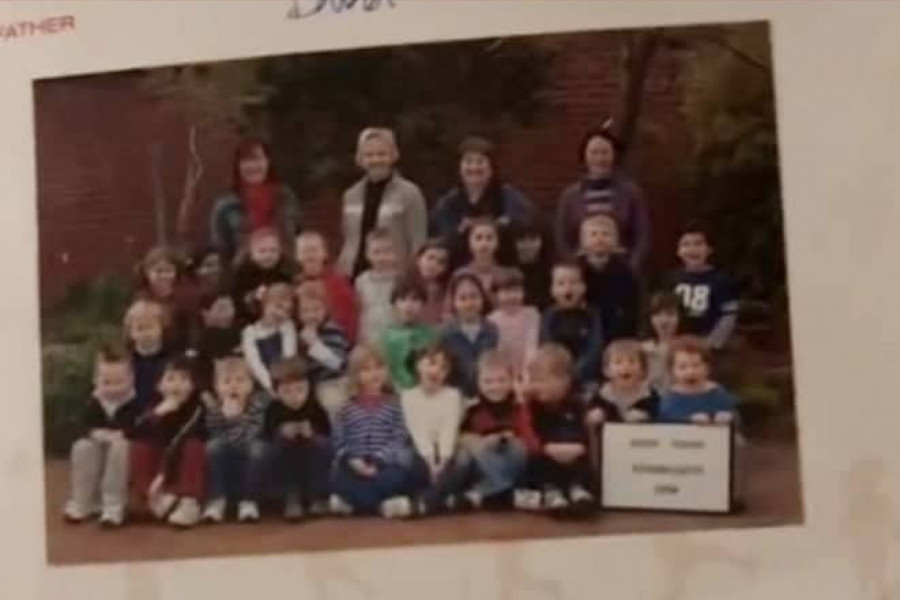 FOTOGRAFIJA RASPLAKALA SVET! Majka joj je umrla kada je imala sedam godina, a sada je otkrila nešto što nije mogla ni da sanja!