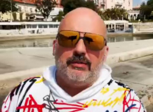 TONI CETINSKI NEPREPOZNATLJIV! Poznati pevač je u odnosu na prethodni rođendan totalno drugi čovek! (FOTO)