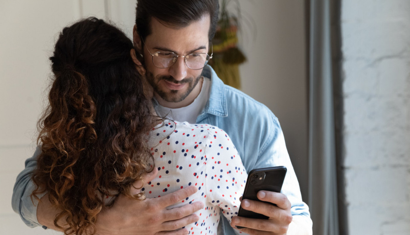 Trikovi da OTKRIJETE DA LI VAS PARTNER VARA: Prevarene žene i detektivi otkrivaju šta da radite