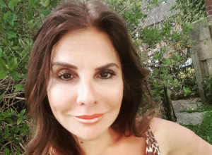 IZGLEDAJTE PET GODINA MLAĐE za sat vremena! Procedura koja će vas oduševiti i uštedeti vam vreme!