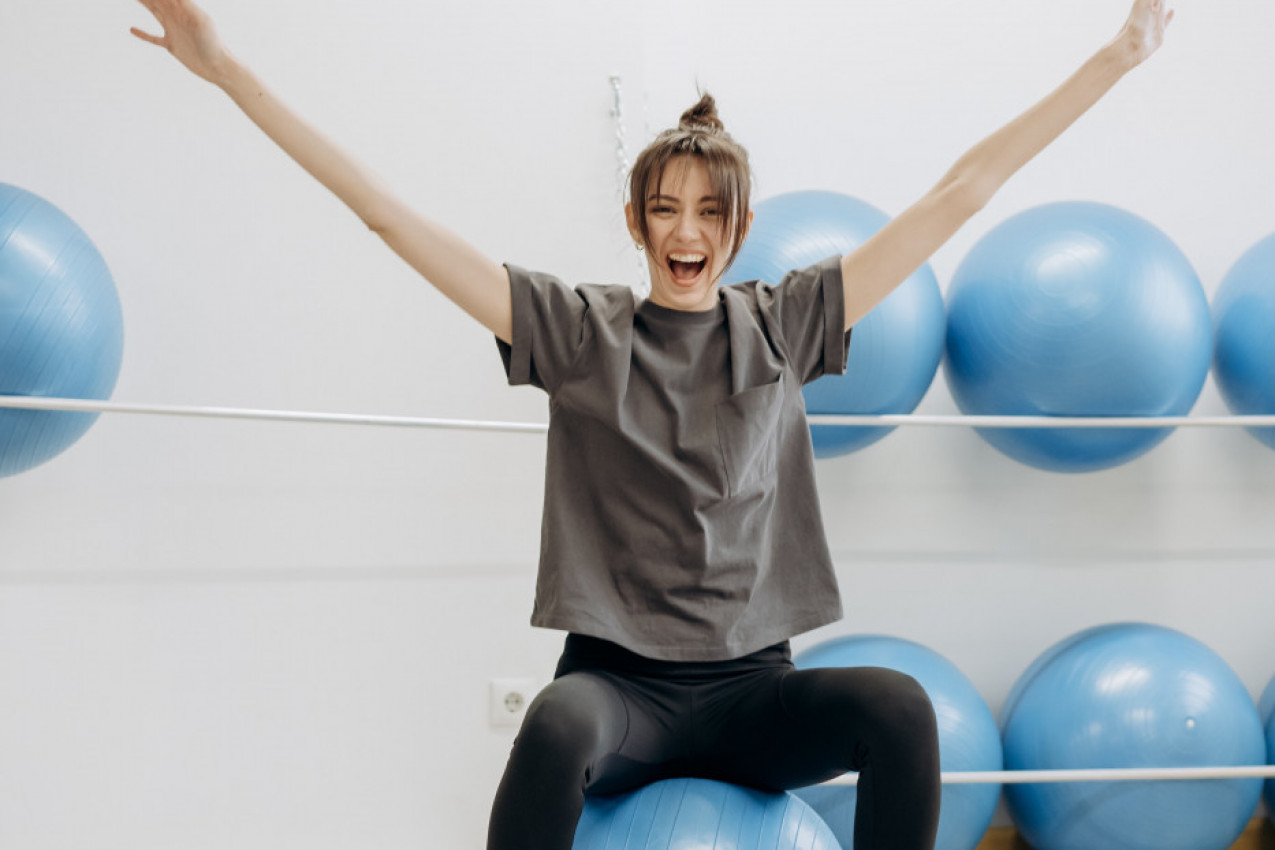 OBLIKUJTE TELO BEZ UMARANJA I DIJETE: Uz ove pilates vežbe osnažuje se ceo organizam i eliminiše stres (FOTO)