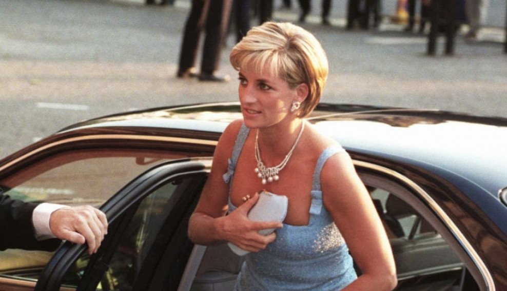 KOLIKO SU MOĆNE! Vratio se trend koji je devedesetih "lansirala" princeza Dajana, ako ih već nemate, TRK PO JEDNE! (FOTO)