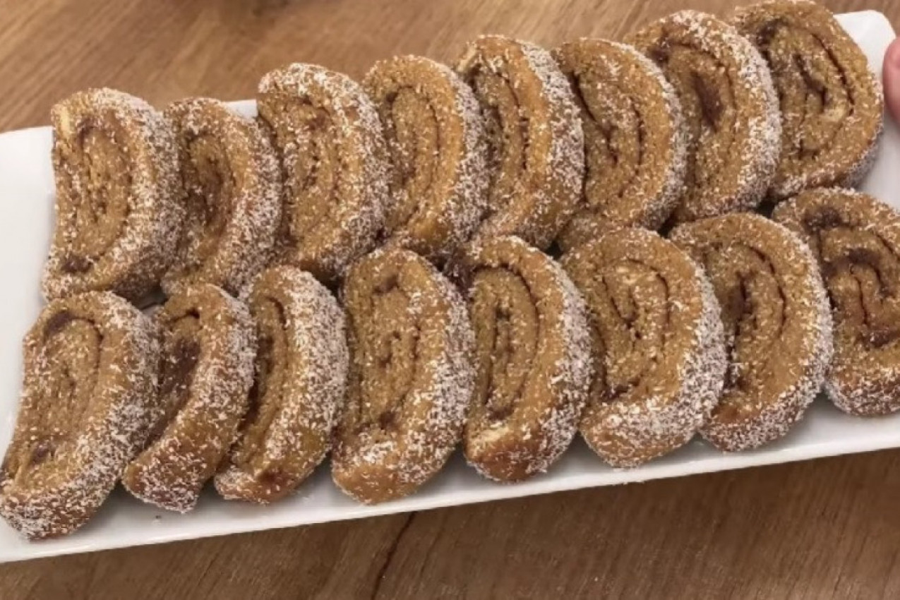 Recept za ČOKO-KOKOS ROLAT: Poslastica koju ćete napraviti za 5 minuta, a smazati za 5 sekundi!