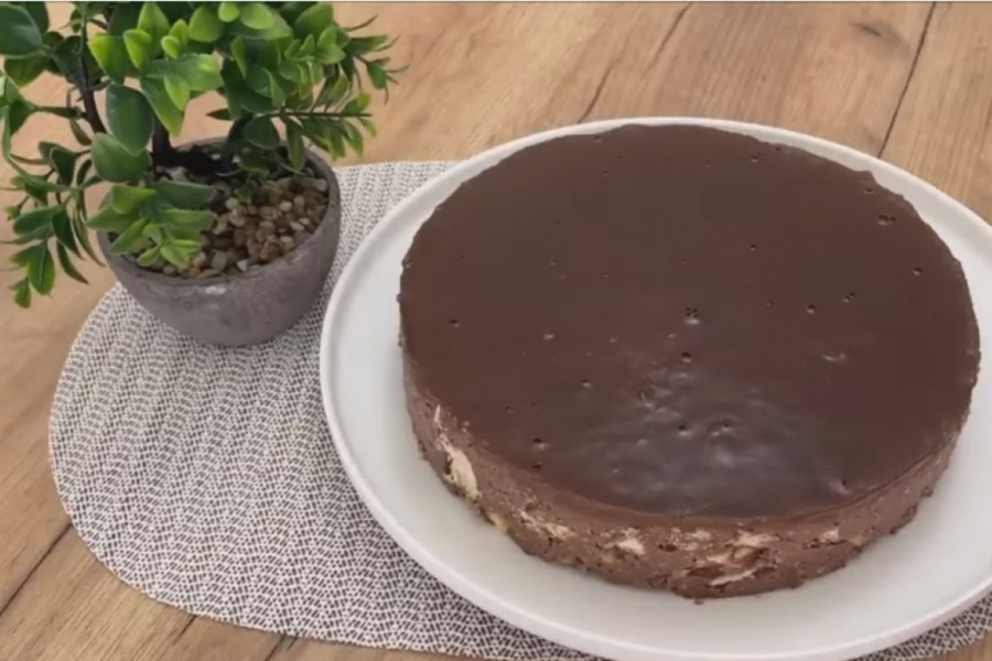 Recept za ČAROBNU ČOKO-BANANA-KEKS TORTU: Hrskava, mekana i sočna u isto vreme!