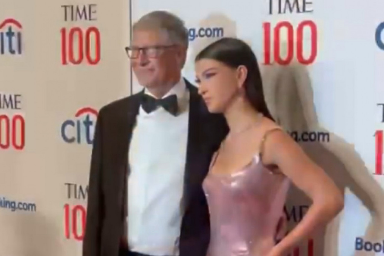 BIL GEJTS KONAČNO POKAZAO ĆERKU! Svi su gledali samo u nju, evo kako izgleda, ljudi tvrde: Nema ništa na oca!