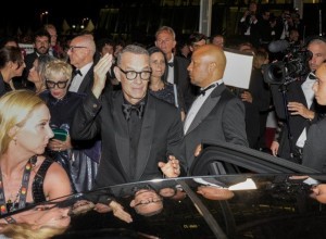 TOM HENKS ozbiljno bolestan? Fanovi šokirani i zabrinuti za zdravlje čuvenog glumca