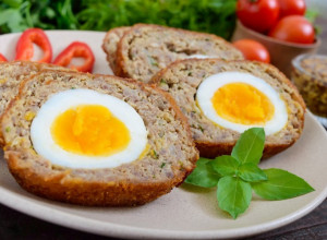 ROLAT od mlevenog mesa sa jajima! Idealan ručak za celu porodicu, ali i prijatelje!