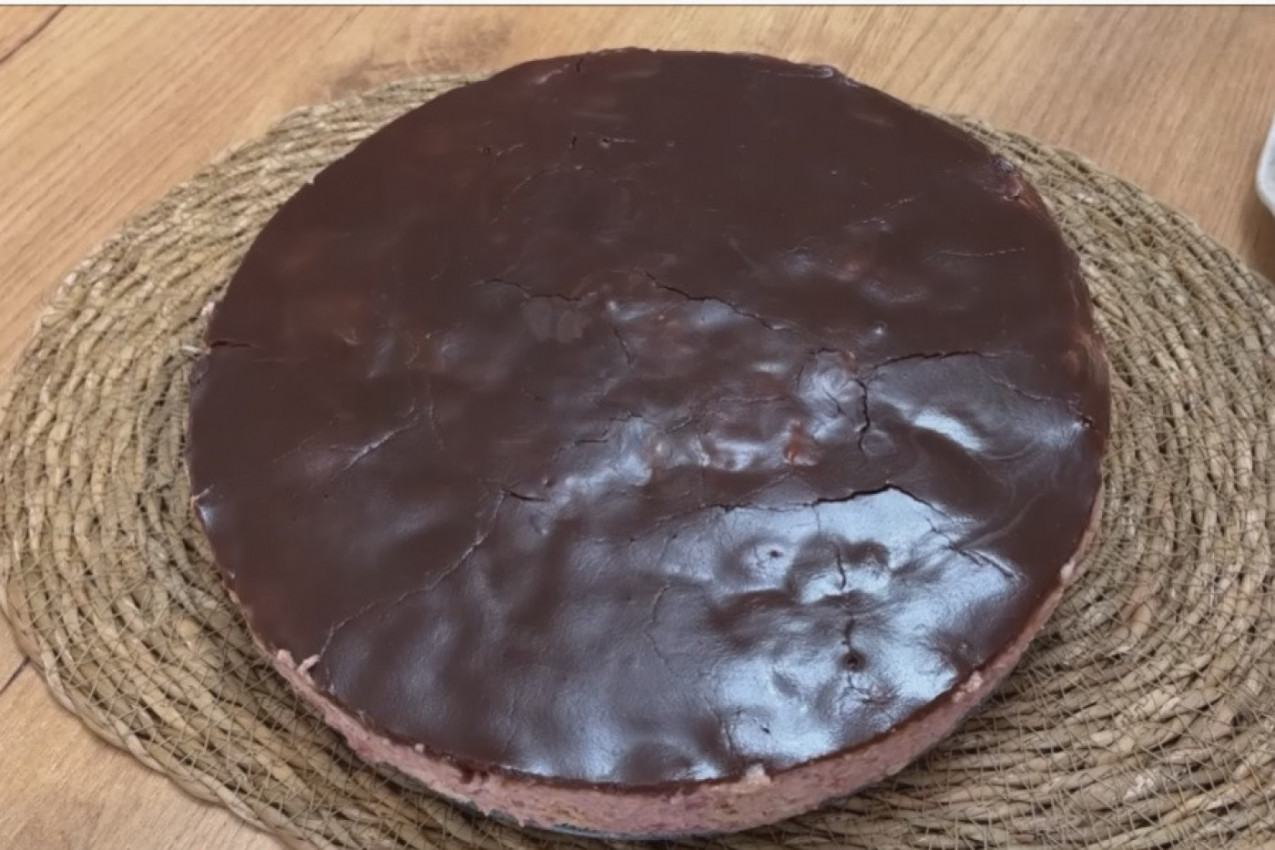 PLAZMA TORTA OD KOJE SVIMA POLAZI VODA NA USTA! Ukus u trenu vraća u detinjstvo!