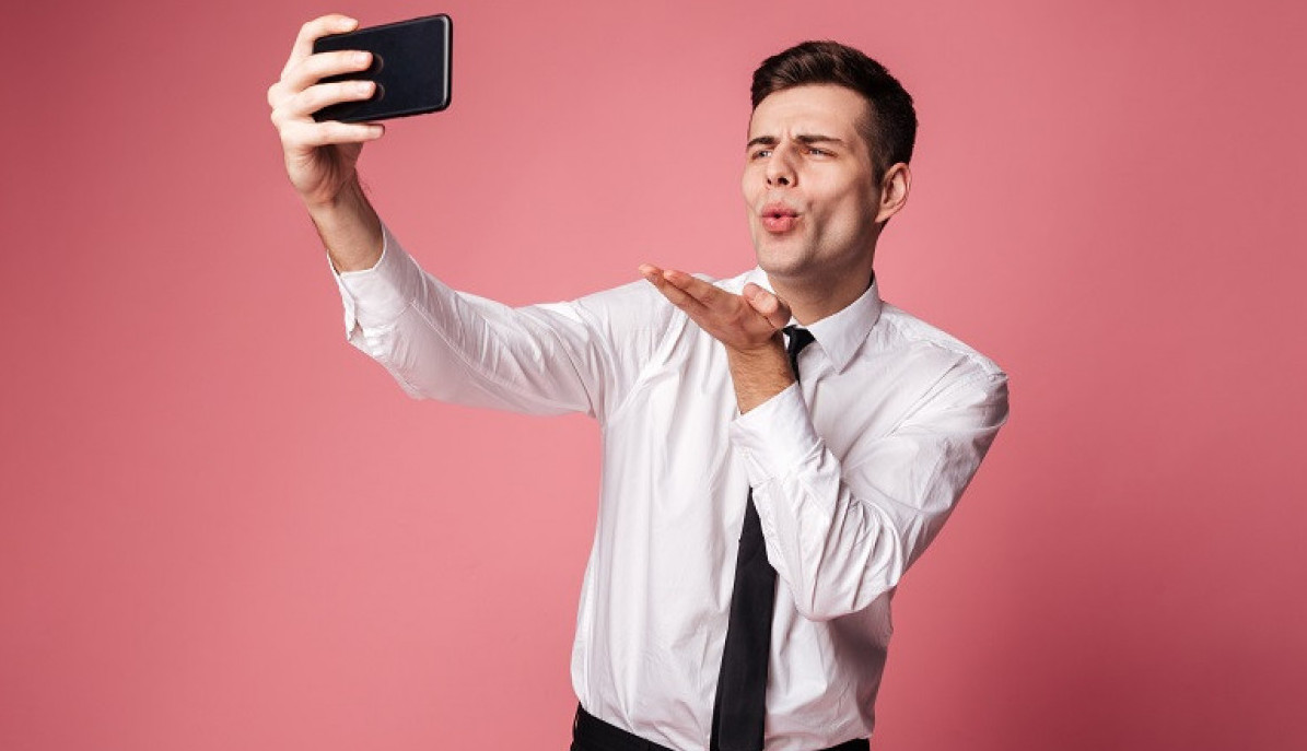 ŠOK U 8. MESECU TRUDNOĆE: Moj muž je slao vrele fotke drugoj ženi!