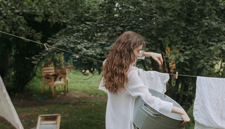 ZABORAVITE NA PEGLU, letnja garderoba će vam i bez nje biti savršeno ravna! Trik je neverovatan