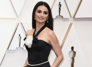 Evo kako sada izgleda Penelope Kruz! A tek pored kakvog dase se pojavila, ŠTA KAŽETE NA OVAJ PAR?