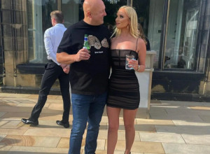 Nije me interesovao fakultet i SVI MISLE DA MI JE ON TATA, ali ja ga volim! Ovoj devojci niko ne veruje, a evo kako izgleda njen izabranik! (FOTO)